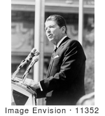 #11352 Picture Of Reagan Giving A Speech