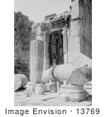 #13769 Picture Of Broken Columns At The Temple Of Jupiter Baalbek