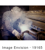 #19165 Photo Of A Welder Making Boilers For A Ship 1942