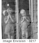 #3217 Browning Children In Doorway