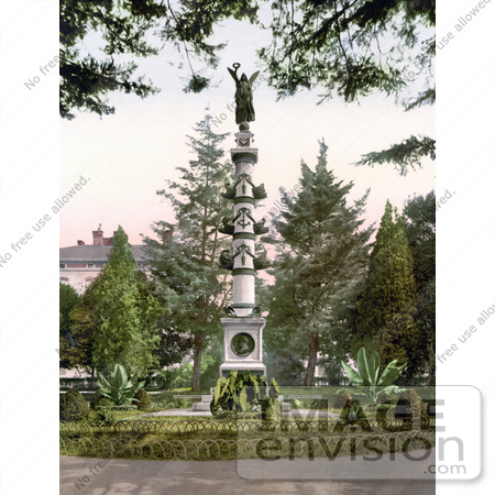 #19804 Photo of Maximilian’s Monument in Pula, Istria, Croatia by JVPD
