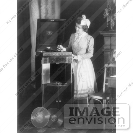 #5978 Woman Playing a Record on Phonograph by JVPD