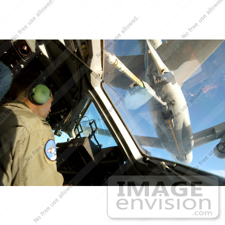 #8977 Picture of Refueling a C-17 Globemaster III by JVPD