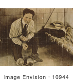 #10944 Picture Of Harry Houdini In Balls And Chains