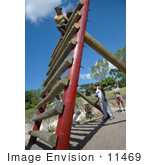 #11469 Picture Of A Soldier In An Obstacle Course