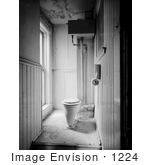 #1224 Picture Of An Old High Level Cistern Toilet In A Bathroom