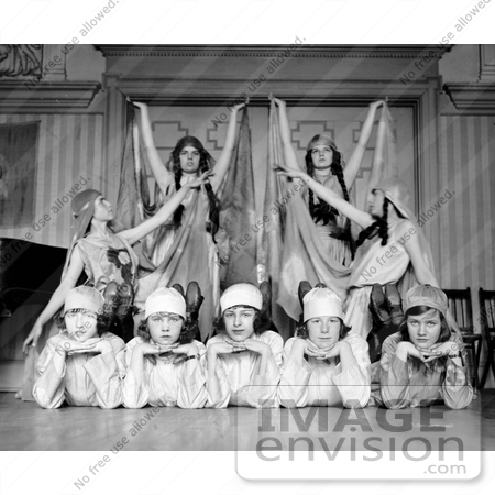 #30213 Stock Photo of 9 Female Dancers Of Paul Tcherinkoff’s Russian Dancers, Posing For A Portrait, 1923 by JVPD